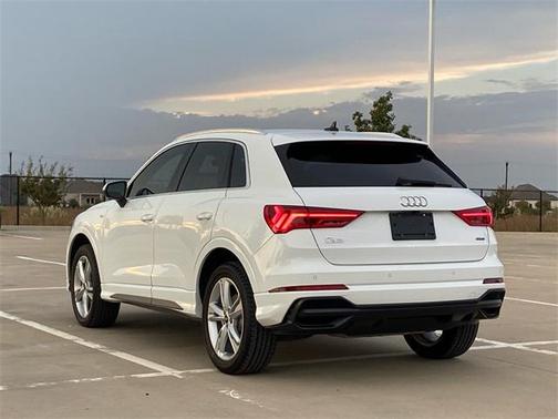 2022 Audi Q3 45 S line Premium