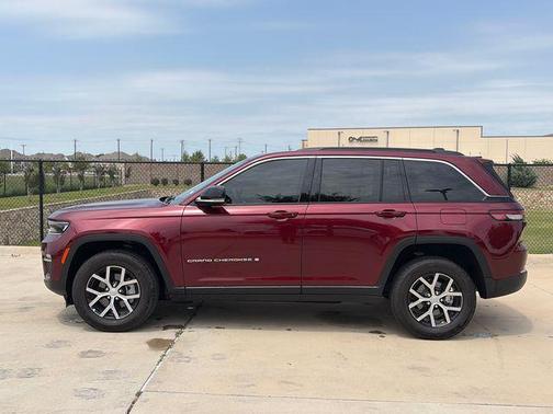 Velvet Red Pearlcoat 2025 Jeep Grand Cherokee Limited