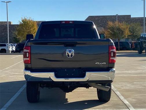 2024 RAM 2500 Tradesman Crew Cab 4x4 6'4' Box