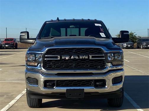 2024 RAM 2500 Tradesman Crew Cab 4x4 6'4' Box