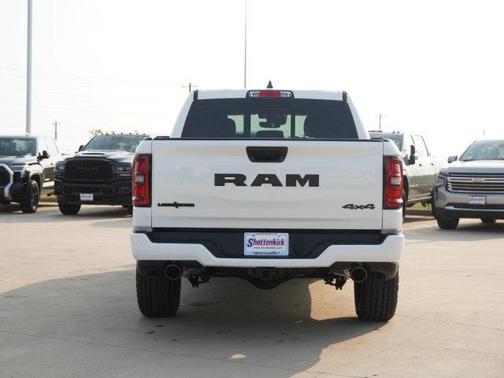 Bright White Clearcoat 2026 RAM 1500 Big Horn/Lone Star