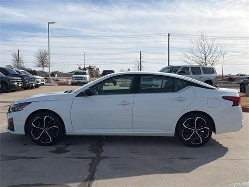 2024 Nissan Altima SR FWD