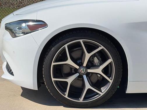 Alfa White 2019 Alfa Romeo Giulia Ti