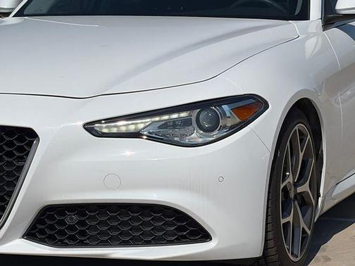 Alfa White 2019 Alfa Romeo Giulia Ti