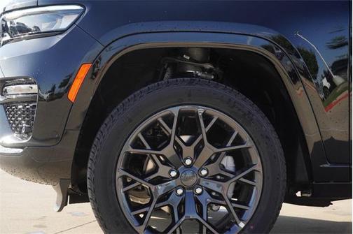 2025 Jeep Grand Cherokee Summit