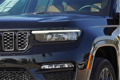 2025 Jeep Grand Cherokee Summit