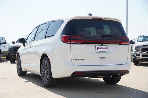 2026 Chrysler Pacifica L