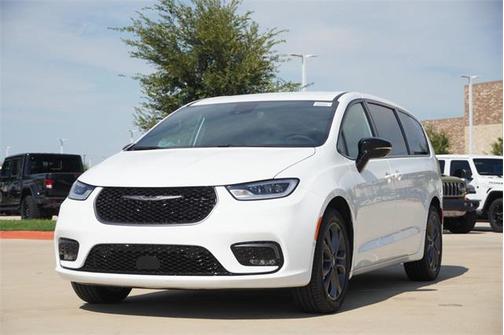 2026 Chrysler Pacifica L