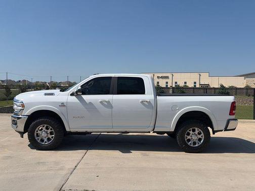 Bright White Clearcoat 2020 RAM 2500 Laramie Crew Cab 4x4 6'4' Box