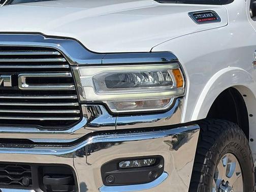 Bright White Clearcoat 2020 RAM 2500 Laramie Crew Cab 4x4 6'4' Box