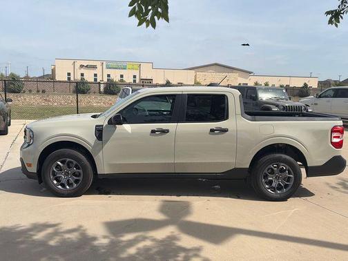 Desert Sand 2025 Ford Maverick XLT