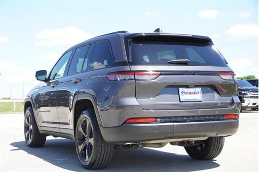2022 Jeep Grand Cherokee Altitude