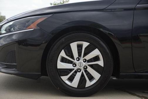 2025 Nissan Altima S FWD