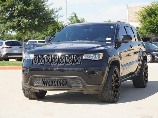 Diamond Black Crystal Pearlcoat 2017 Jeep Grand Cherokee Limited