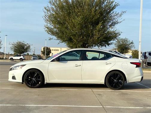 2020 Nissan Altima SR FWD