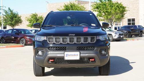 Diamond Black Crystal Pearlcoat 2023 Jeep Compass Trailhawk