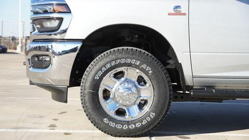 2026 RAM 2500 Tradesman Crew Cab 4x4 6'4' Box