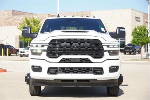 2025 RAM 3500 Limited Crew Cab 4x4 8' Box