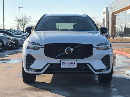 2025 Volvo XC60 B5 Ultra