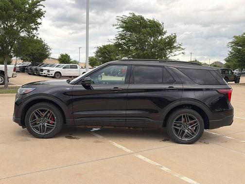 Black Metallic 2025 Ford Explorer ST-Line