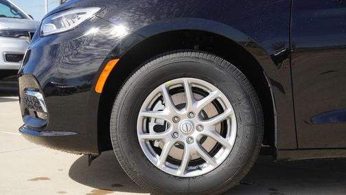 2026 Chrysler Pacifica L