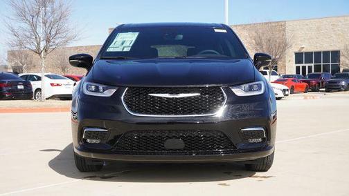 2026 Chrysler Pacifica L