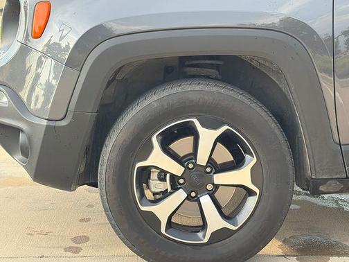 Graphite Gray 2022 Jeep Renegade Trailhawk