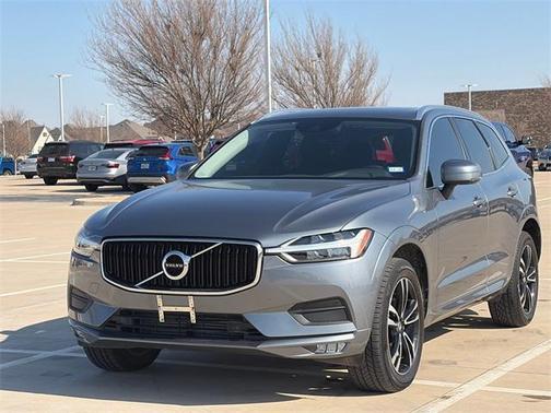 2021 Volvo XC60 T5 Momentum