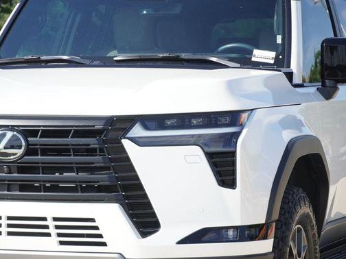White Pearl 2025 Lexus GX 550 Overtrail