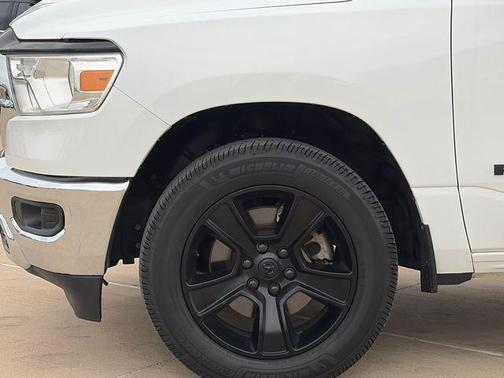 Bright White Clearcoat 2022 RAM 1500 Big Horn/Lone Star