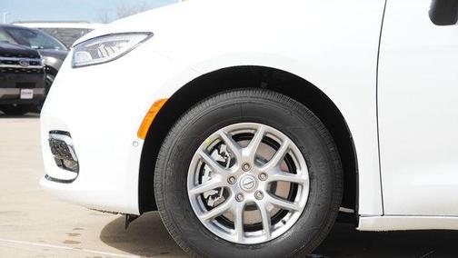 2026 Chrysler Pacifica L