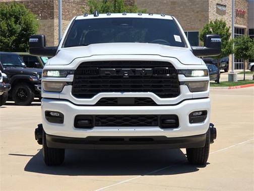 2025 RAM 3500 Lone Star Crew Cab 4x4 8' Box