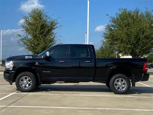2022 RAM 3500 Laramie Crew Cab 4x4 6'4' Box