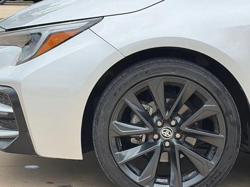 Classic Silver Metallic 2024 Toyota Corolla SE