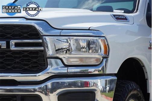 2023 RAM 2500 Tradesman Crew Cab 4x4 6'4' Box