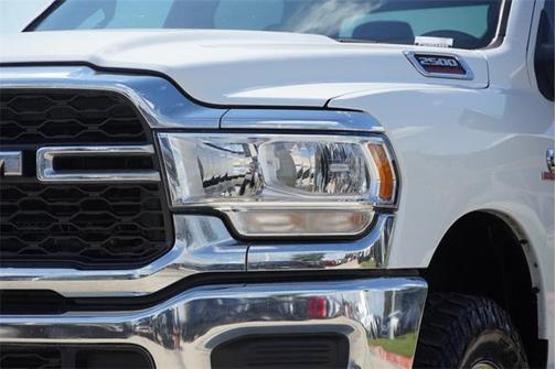 2023 RAM 2500 Tradesman Crew Cab 4x4 6'4' Box
