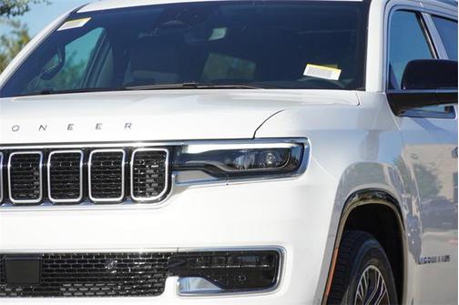 2025 Jeep Wagoneer 4x2