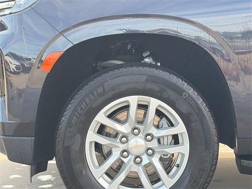 2024 Chevrolet Suburban LT