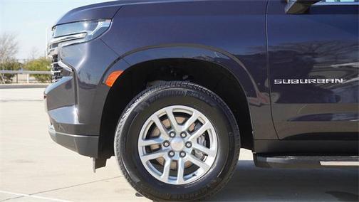 2024 Chevrolet Suburban LT