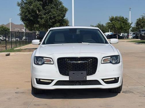 Bright White Clearcoat 2023 Chrysler 300 Touring