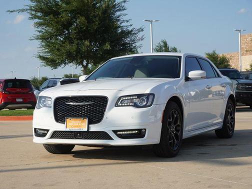 Bright White Clearcoat 2023 Chrysler 300 Touring