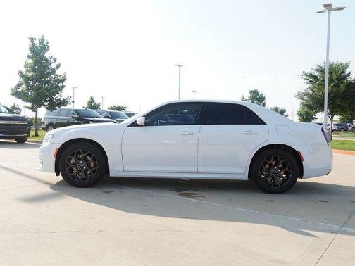 Bright White Clearcoat 2023 Chrysler 300 Touring