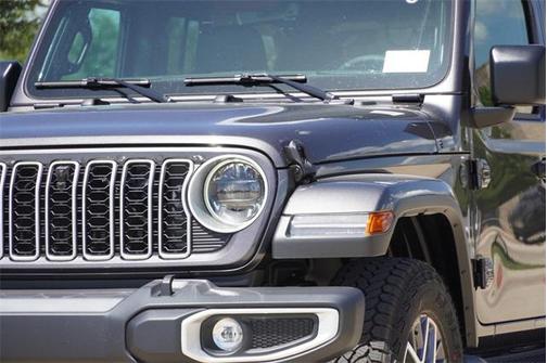 2025 Jeep Wrangler 4-Door Sahara 4x4