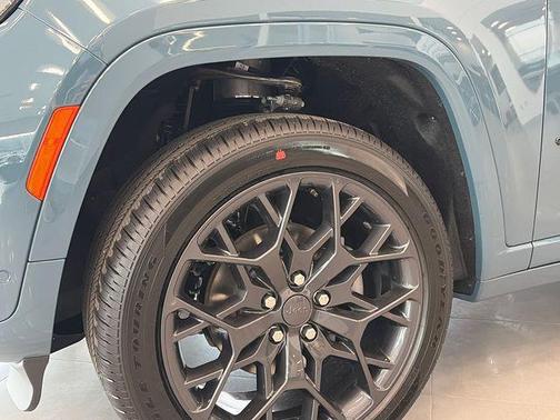 Steel 2026 Jeep Grand Cherokee Summit