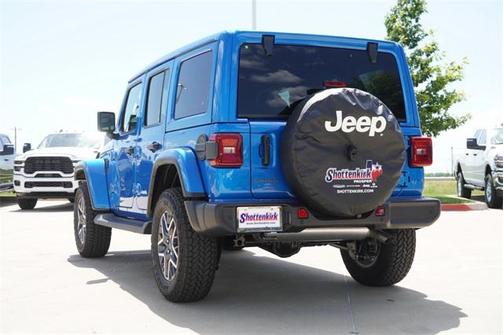 2025 Jeep Wrangler 4-Door Sahara 4x4