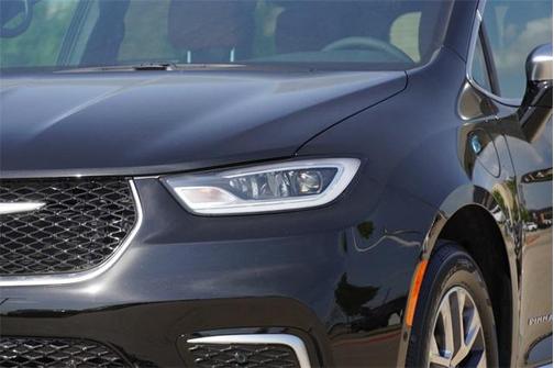 2025 Chrysler Pacifica L