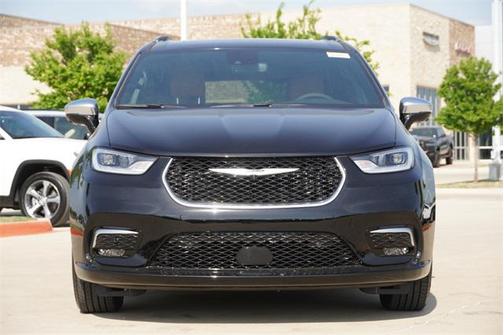 2025 Chrysler Pacifica L