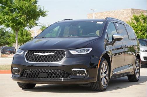 2025 Chrysler Pacifica L
