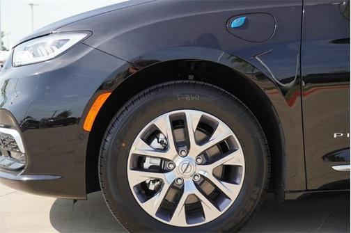 2025 Chrysler Pacifica L