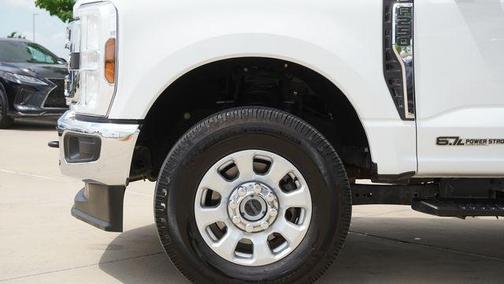 Oxford White 2024 Ford F-250 XLT